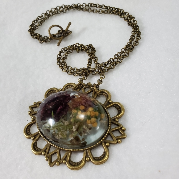 Flower Necklace with chain - Picture 1 of 5